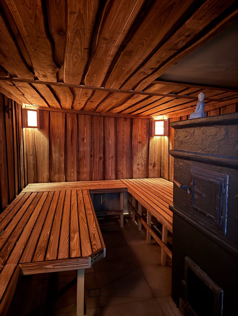 Ritual sauna with gongs