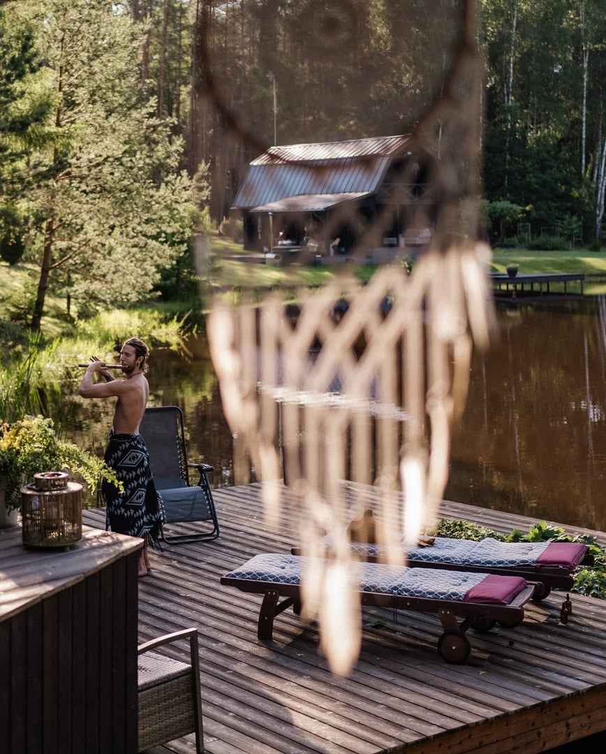 Ritual sauna with gongs