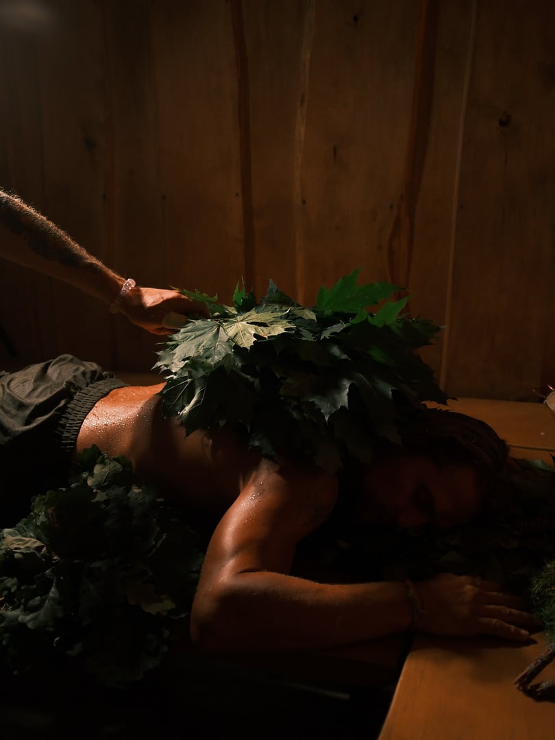 Ritual sauna with gongs