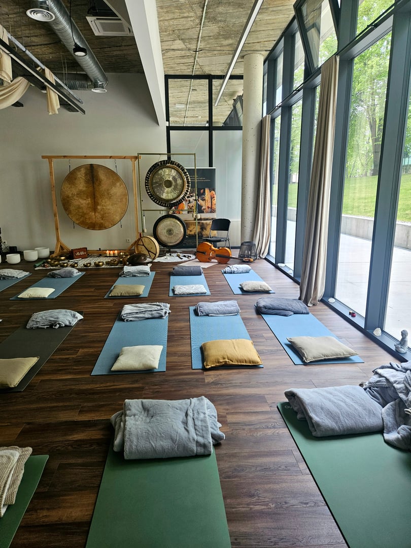 MORNING SOUNDS - therapeutic sounds to start the day in the Oak Grove