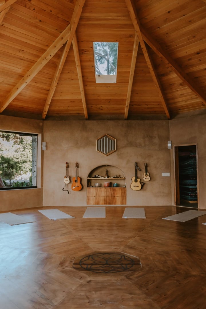REALISATION RETREATS: Silent Meditation Weekends in Guatemala