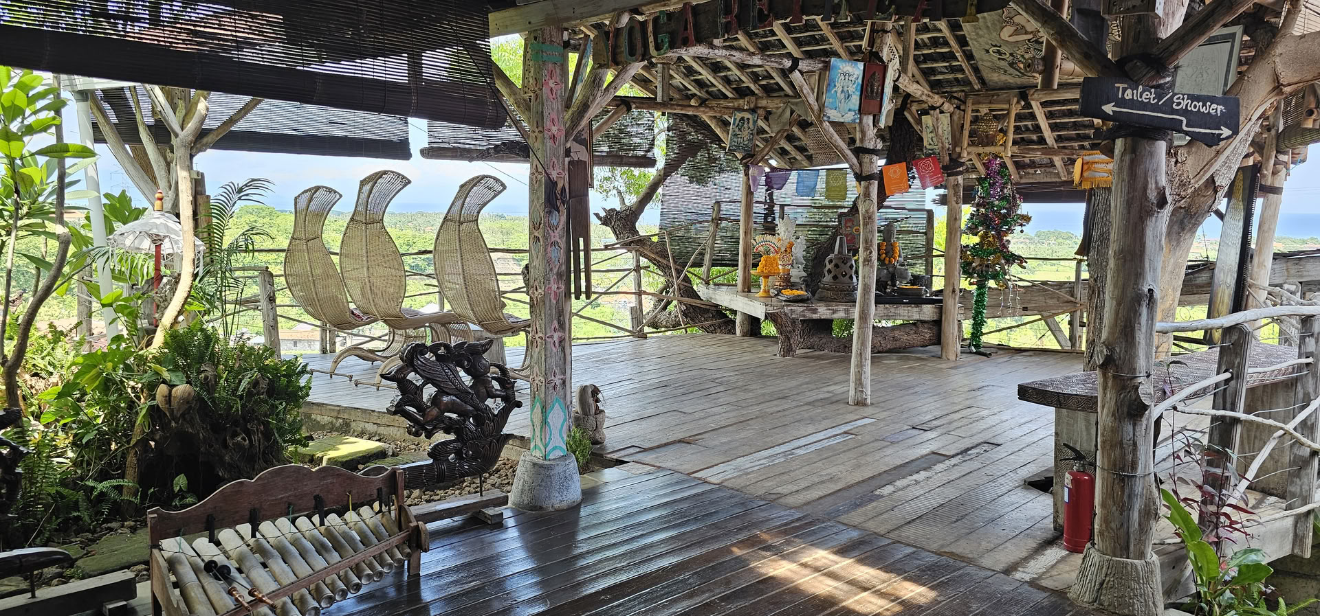 Bridging Worlds: From Retreat to Reality. 14 Days of Conscious Integration