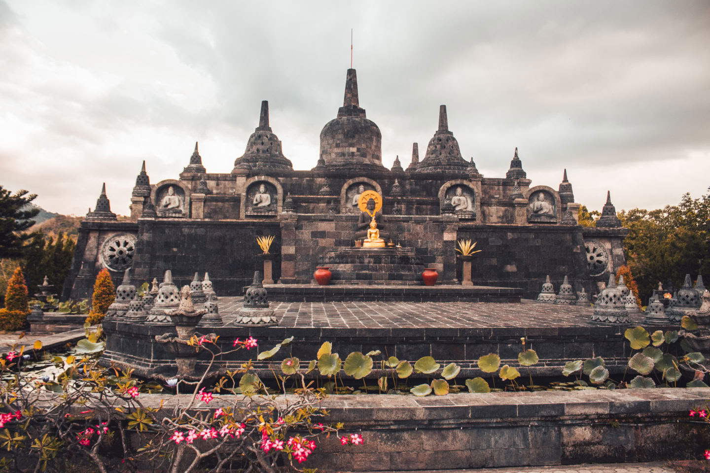 Banjar Tour with Meditation in Temple