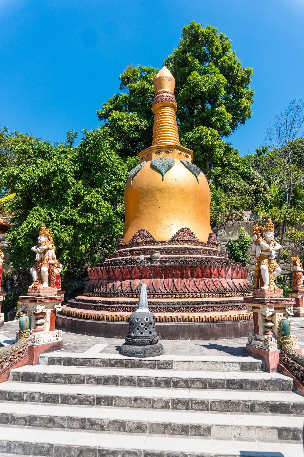Banjar Tour with Meditation in Temple