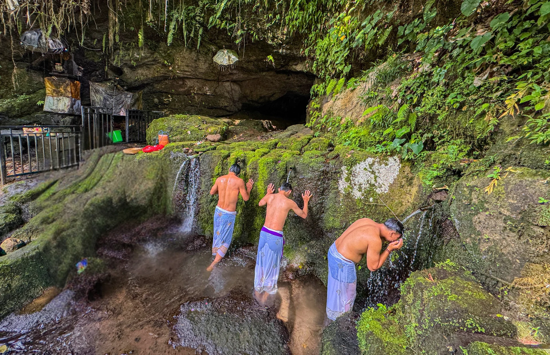 WATER BLESSING IN THE ANCESTRAL RUINS