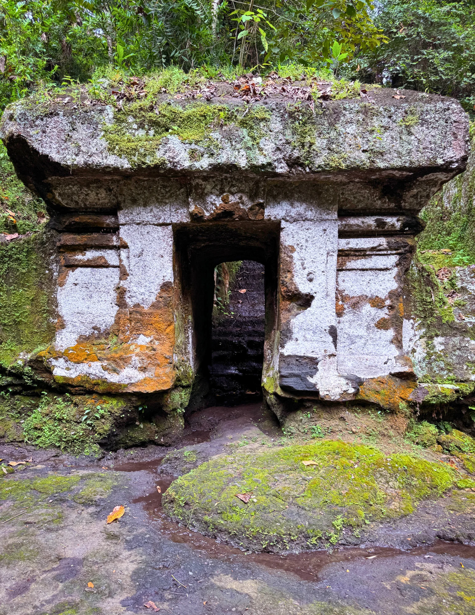 WATER BLESSING IN THE ANCESTRAL RUINS