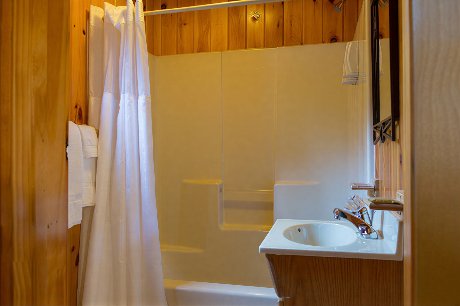 Spotlight on the Middle of Your Novel: A Generative Retreat