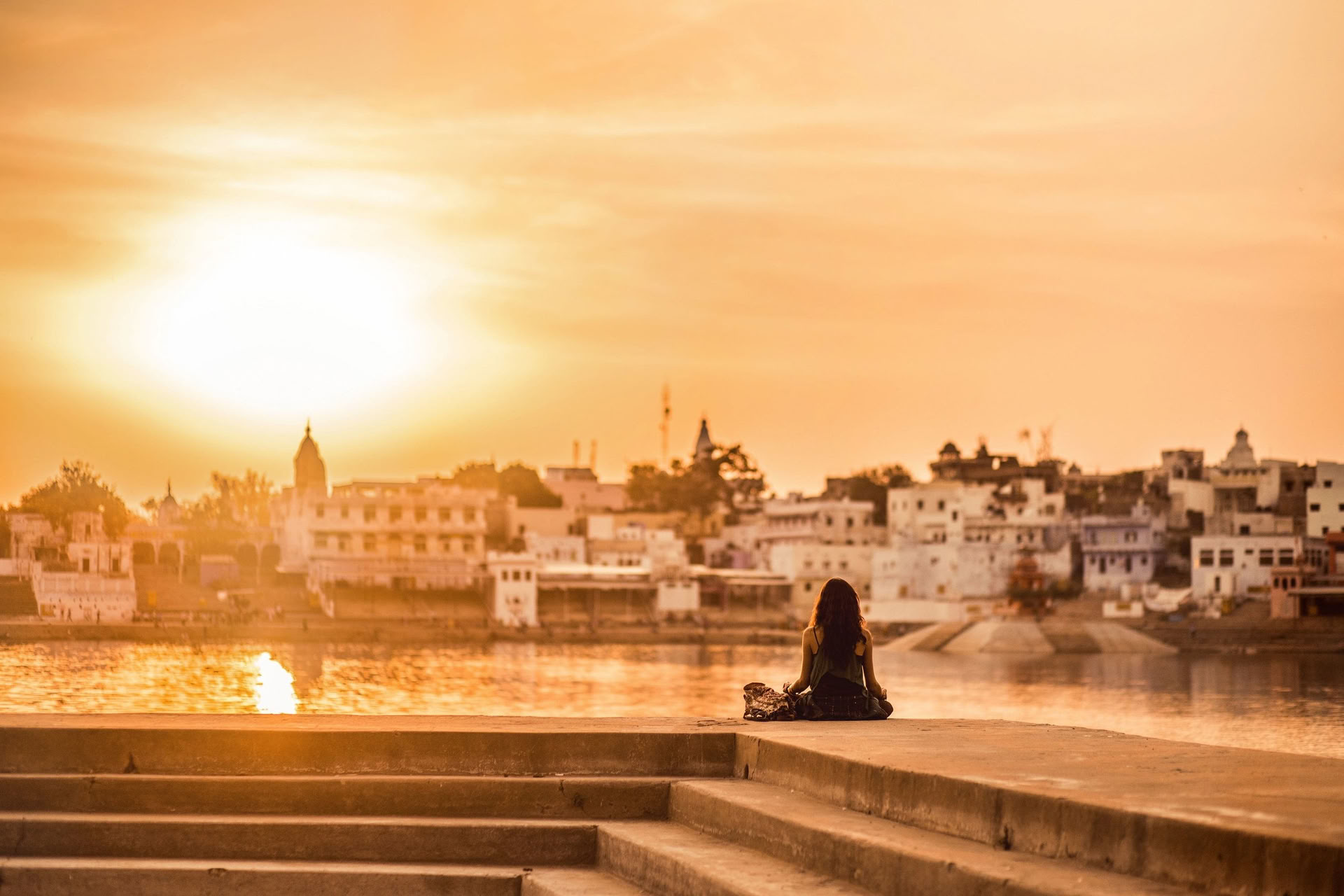 'Spirit of the Himalayas' Tour + Holi Festival in India