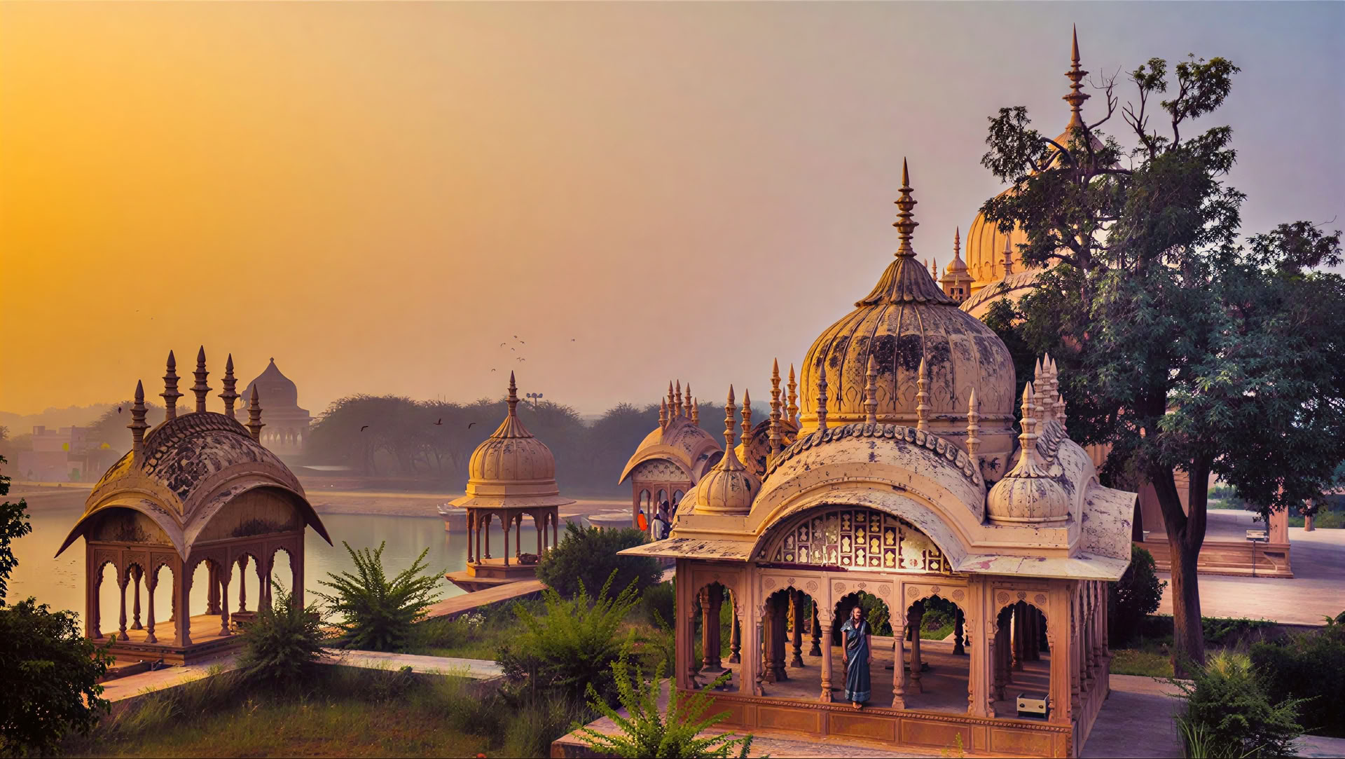 'Spirit of the Himalayas' Tour + Holi Festival in India