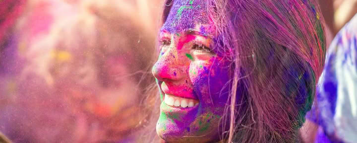 'Spirit of the Himalayas' Tour + Holi Festival in India