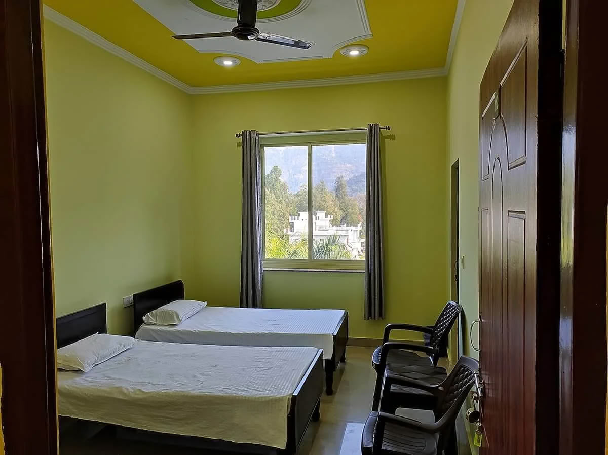 100 Hour Yoga Teacher Training In Rishikesh, India – May 2026