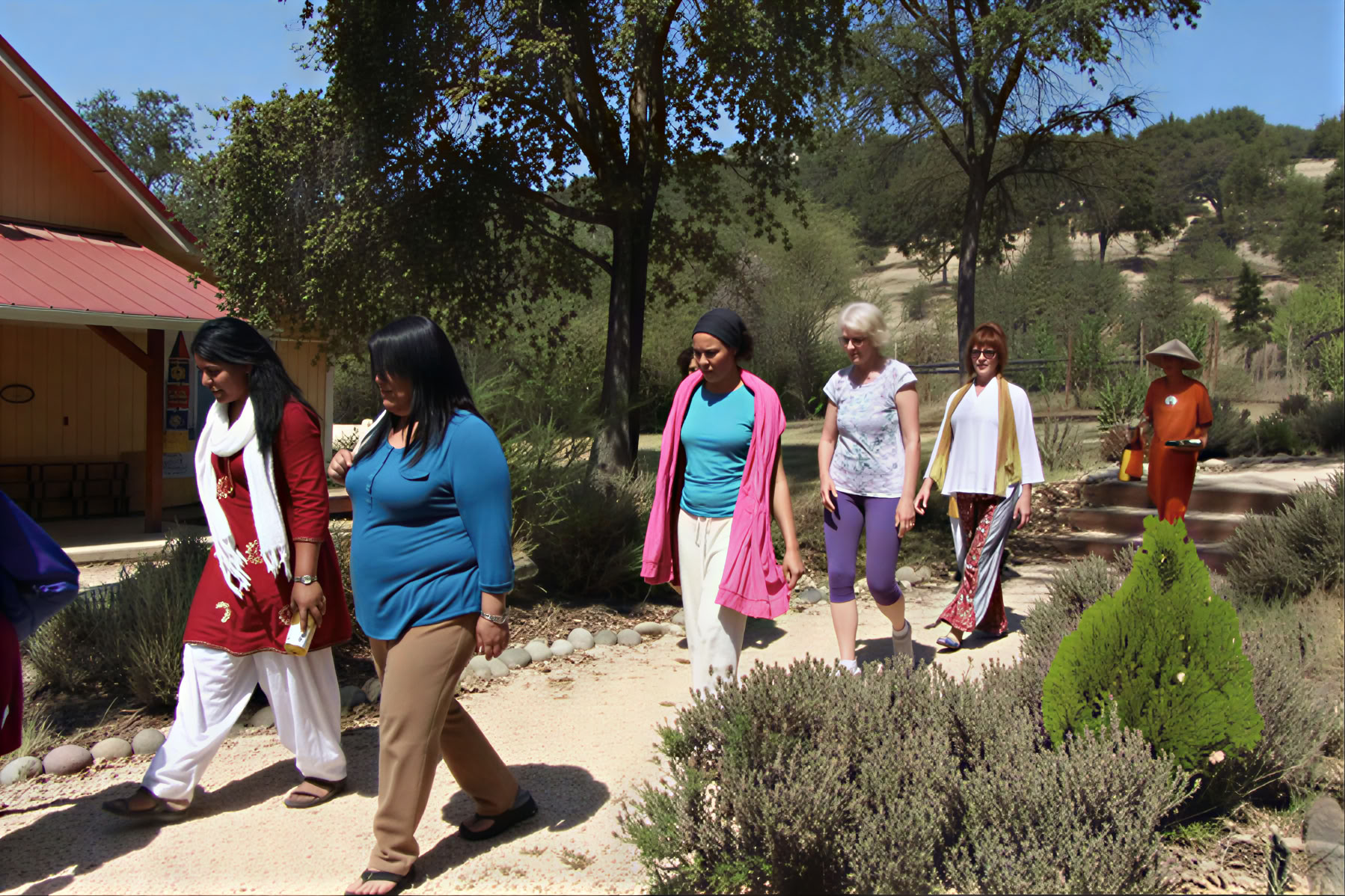 Ashram Sacred Tour – Intro to Sivananda Yoga