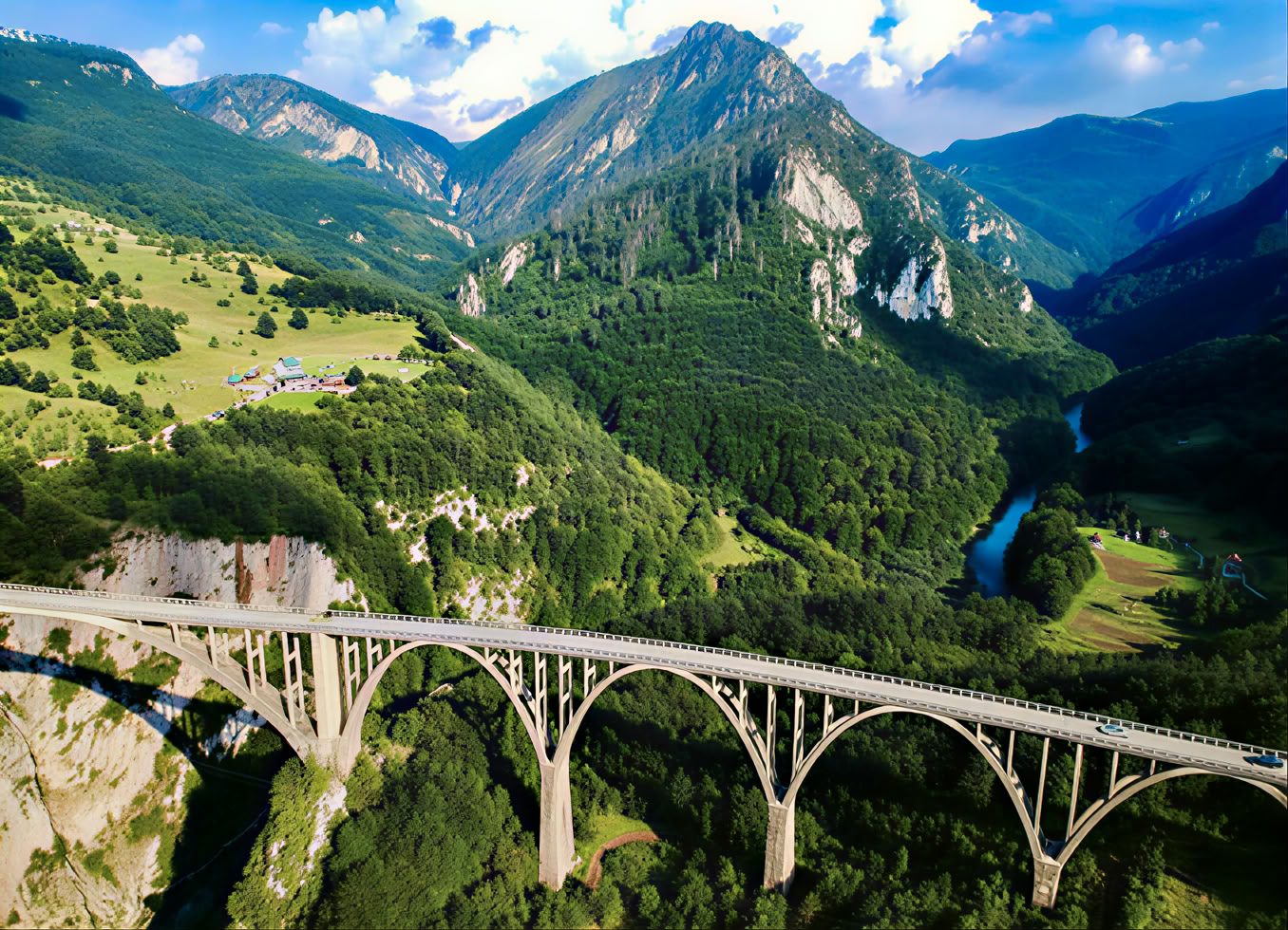 Vranovo Hill Hiking Tour and Saint Andrew fortress