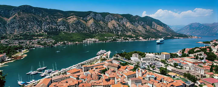 Vranovo Hill Hiking Tour and Saint Andrew fortress