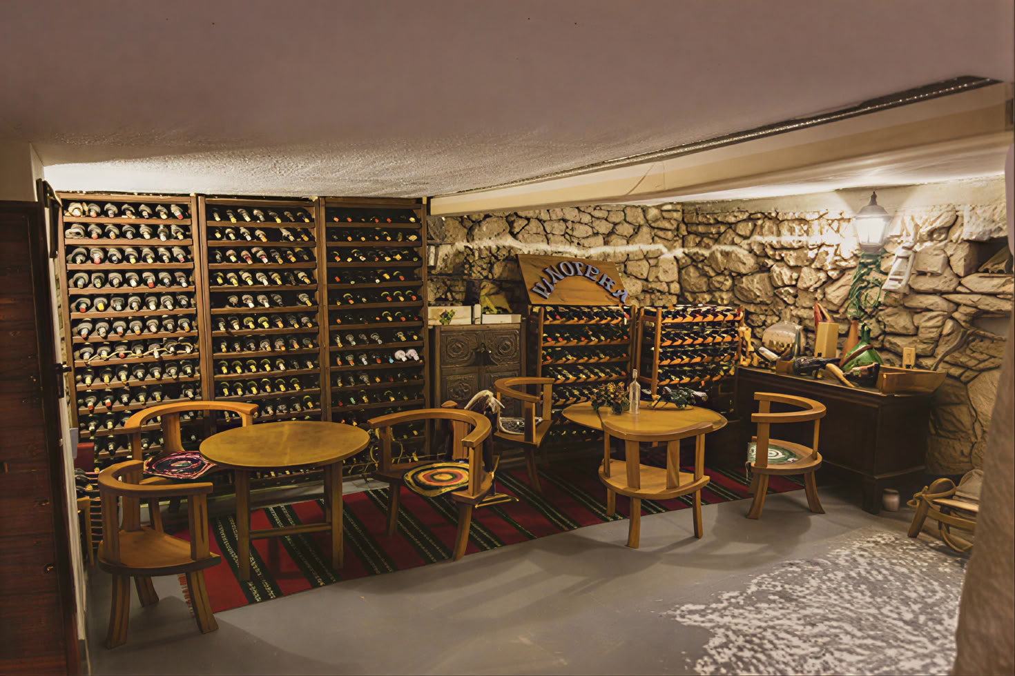 Traditional and Modern Mixed Wine Tour