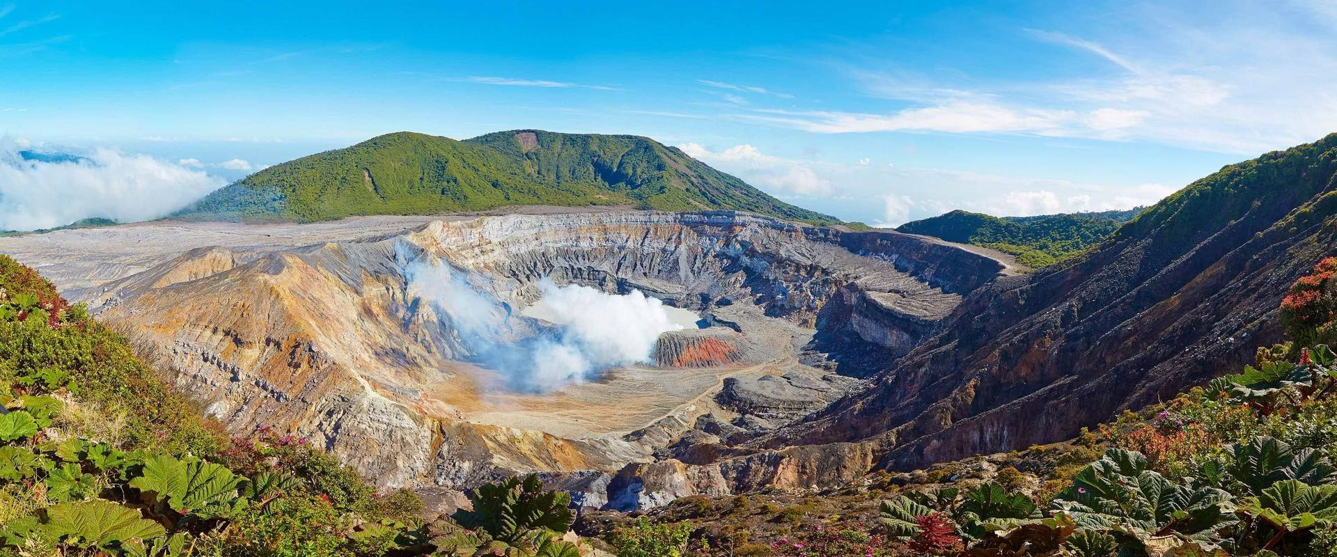 Combo Tour: Poas Volcano National Park – Doka Coffee Tour – La Paz Waterfall Gardens