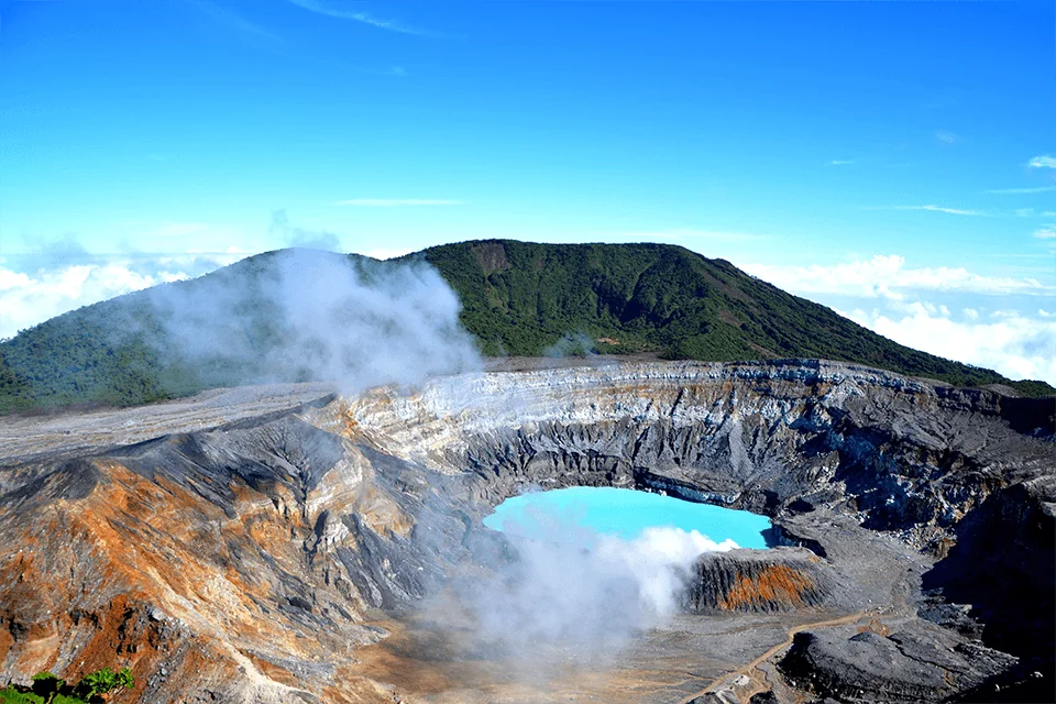Combo Tour: Poas Volcano National Park – Doka Coffee Tour – La Paz Waterfall Gardens