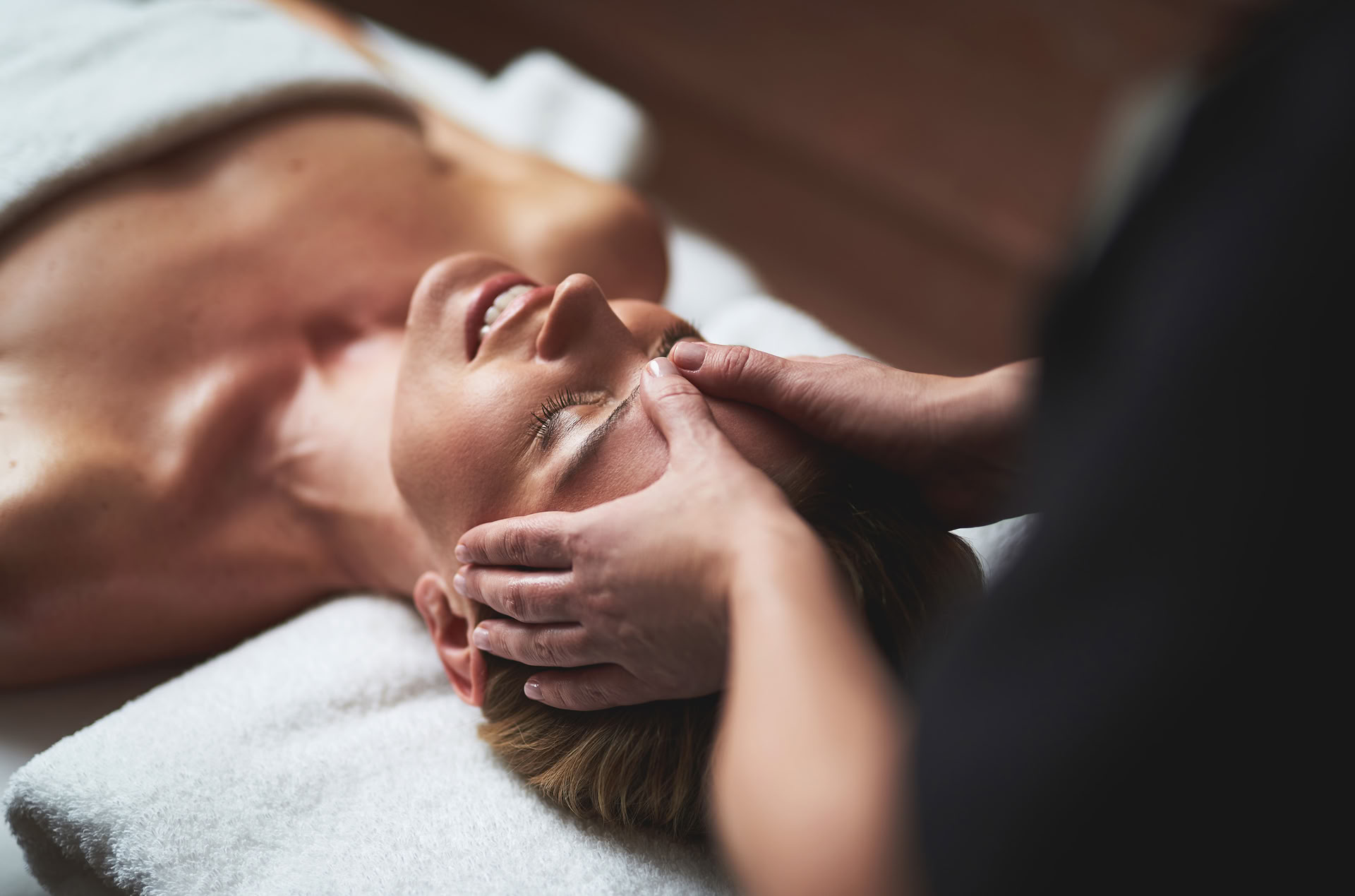 FACE MASSAGE