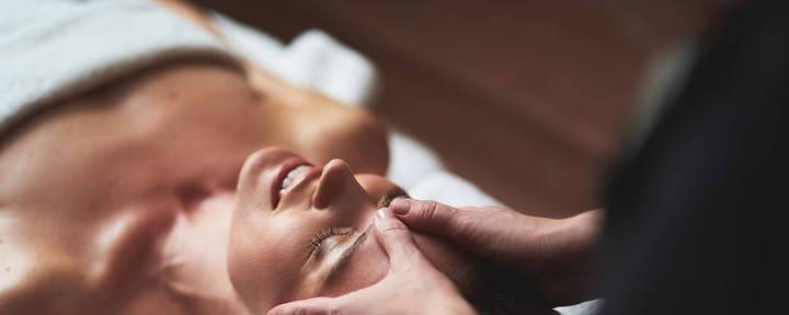 FACE MASSAGE