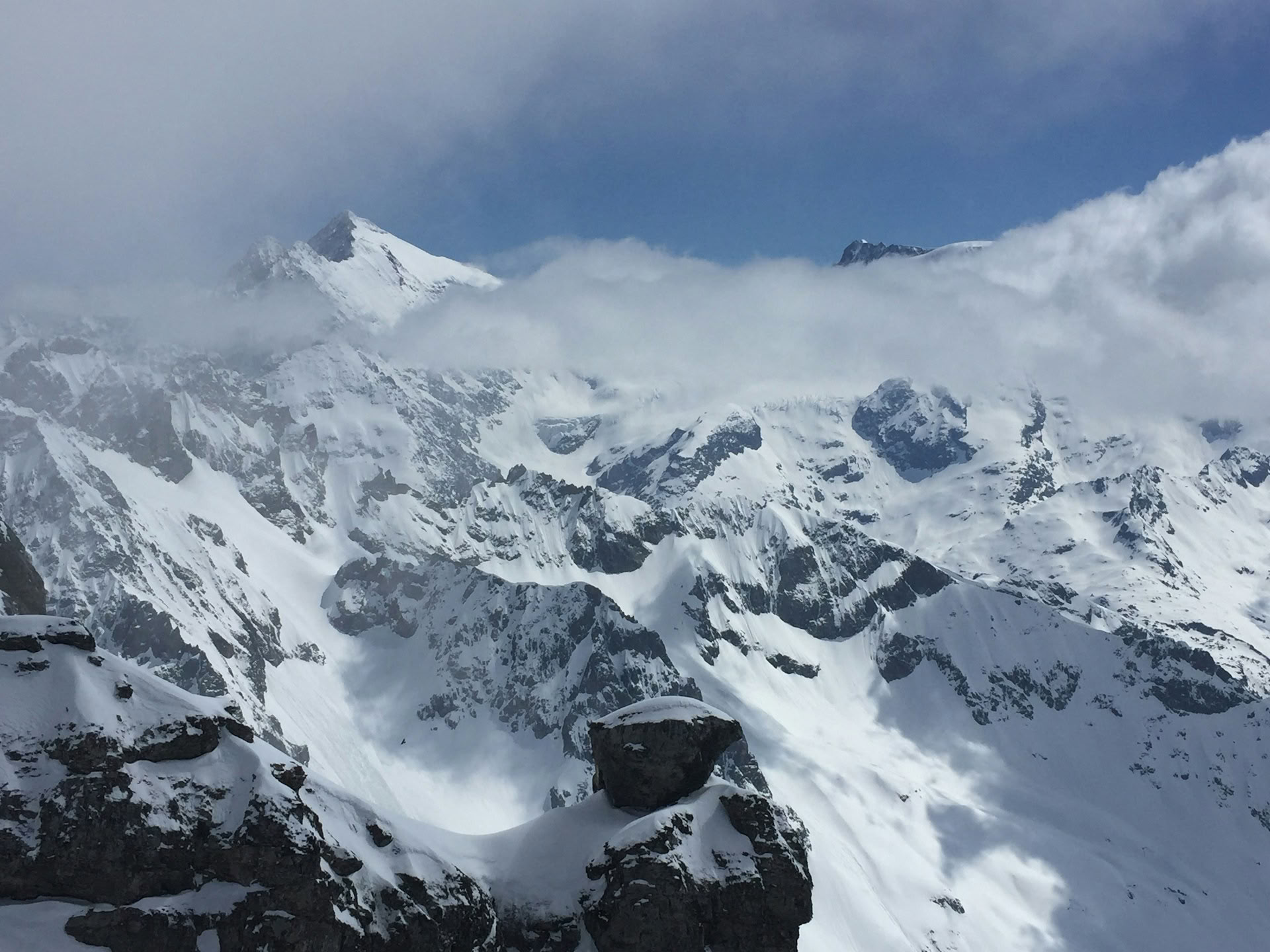 Alpine Icons of Switzerland: Scenic Trains, Lakes & High Peaks