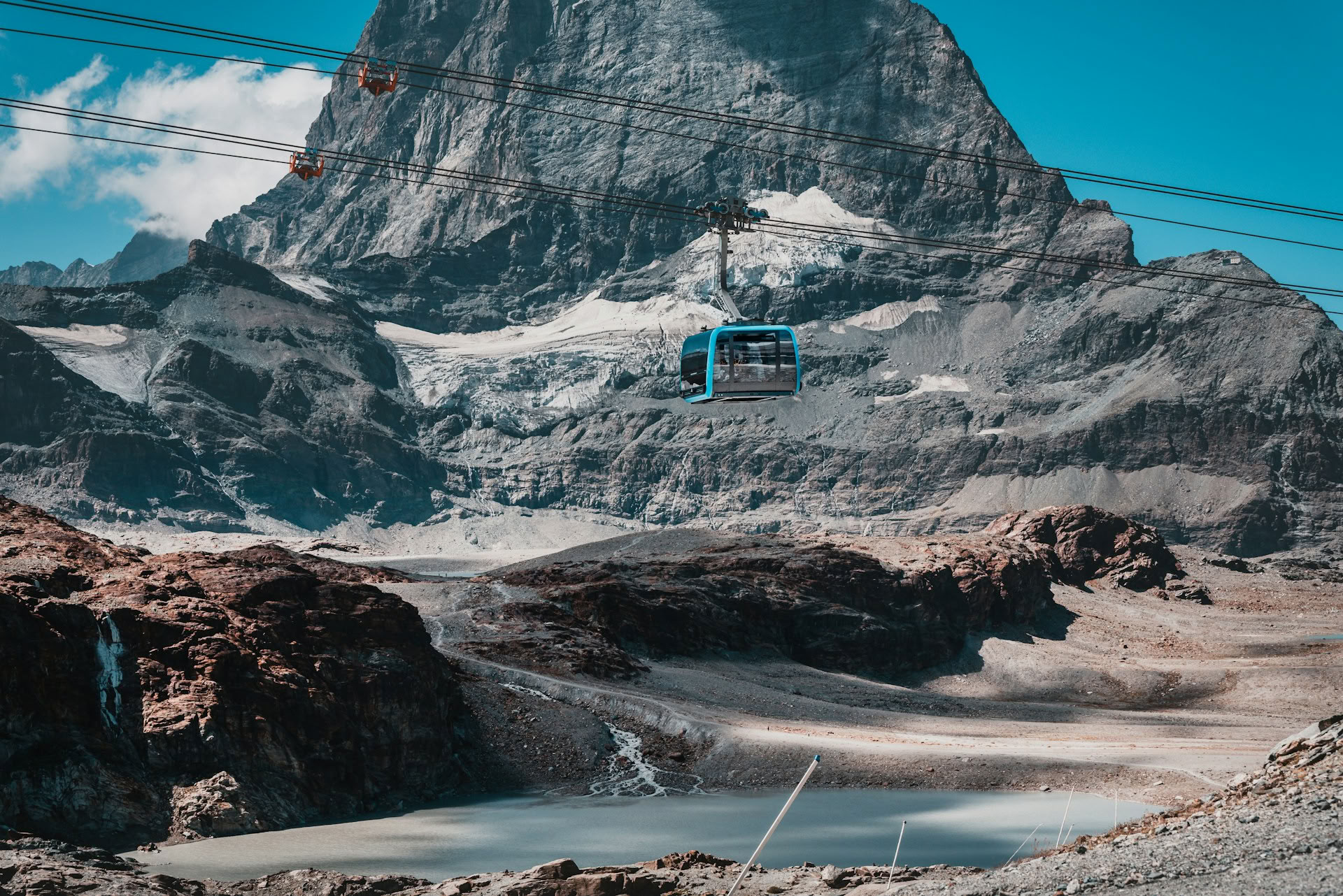Alpine Icons of Switzerland: Scenic Trains, Lakes & High Peaks