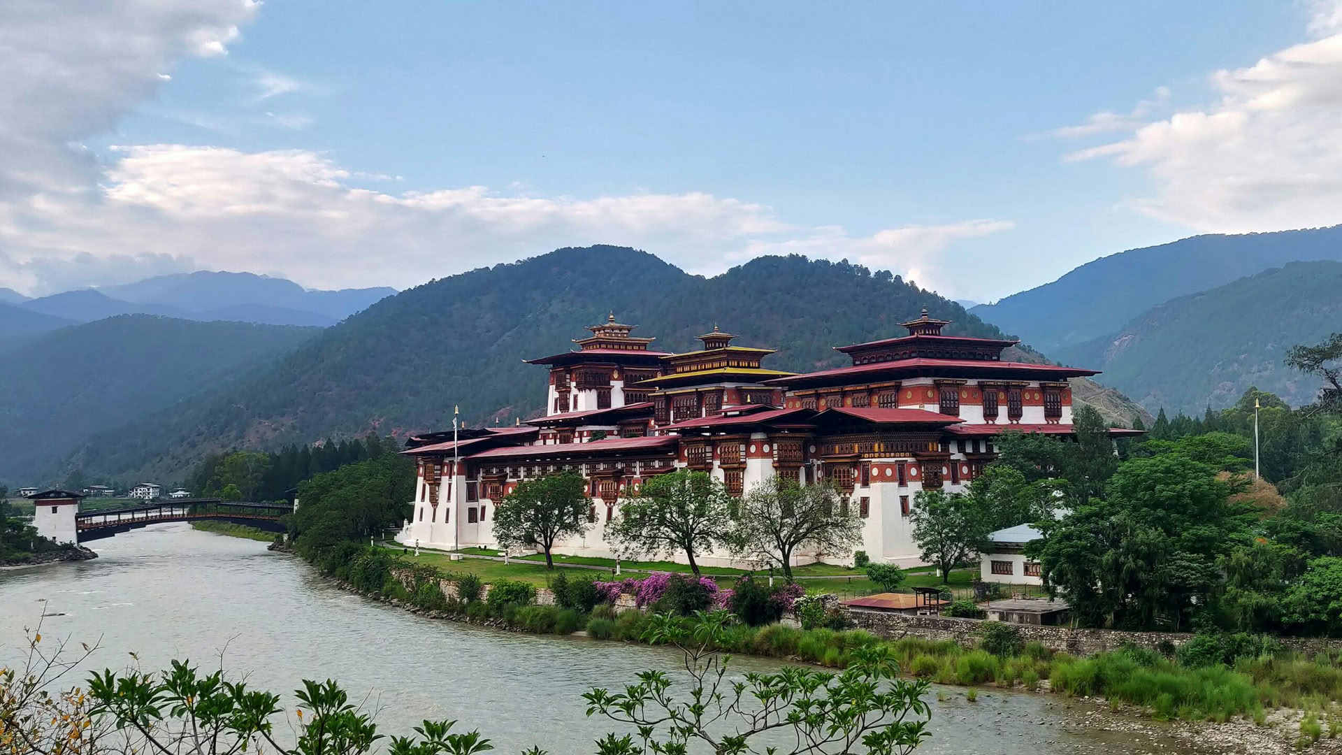 Bhutan Heritage Circuit: Thimphu, Punakha, Paro & Haa Valley