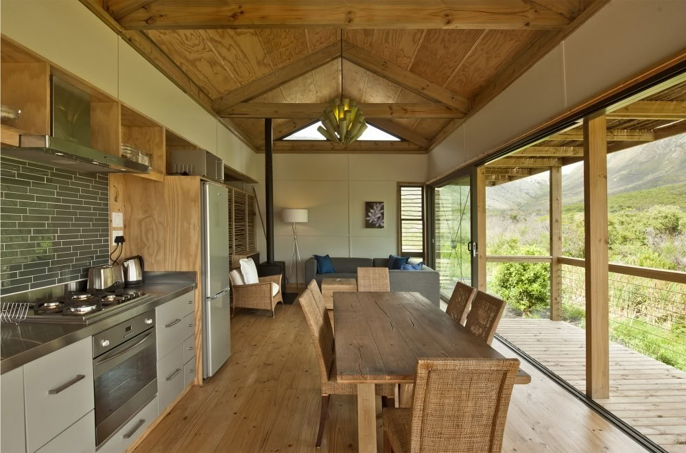 SUP SAFARI & HIKING RETREAT