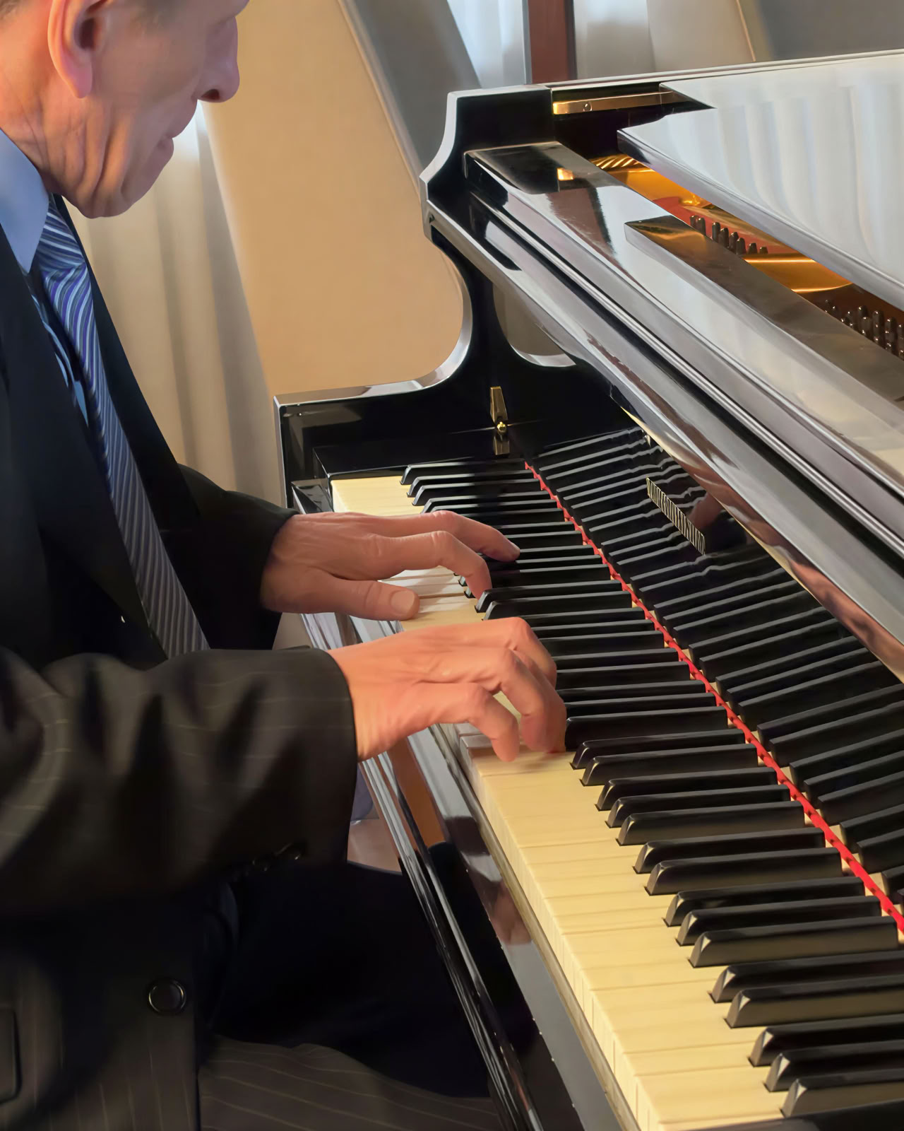 Piano & Bar