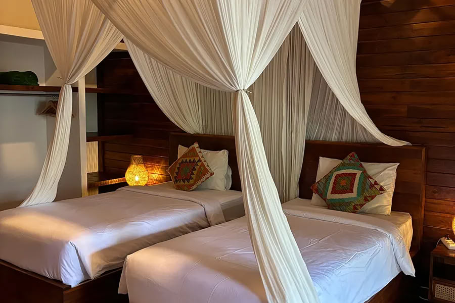 Lucidflow 100h of 300h ytt - Yoga Teacher Training Bali