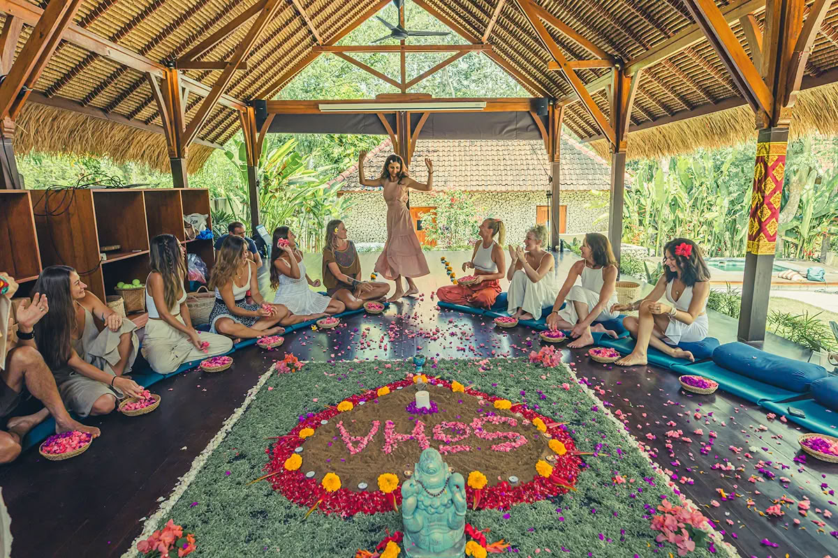 Lucidflow 100h of 300h ytt - Yoga Teacher Training Bali