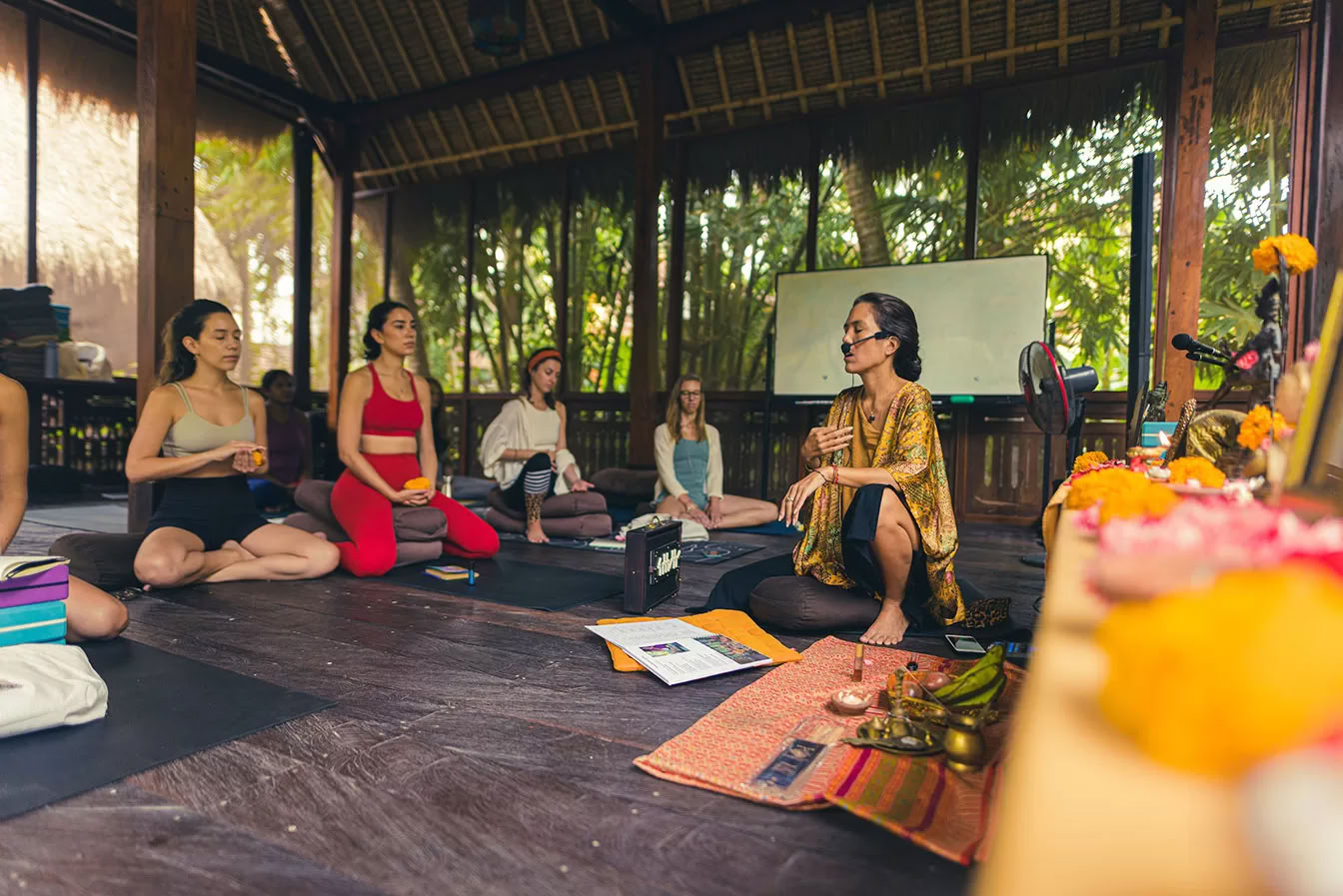 Lucidflow 100h of 300h ytt - Yoga Teacher Training Bali