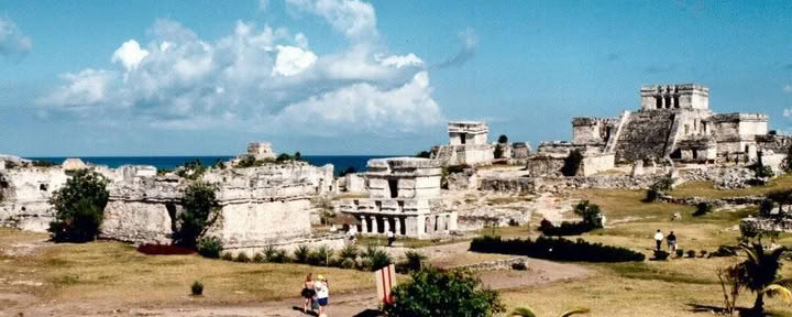 Coral Reefs and cliffs at Isla Mujeres