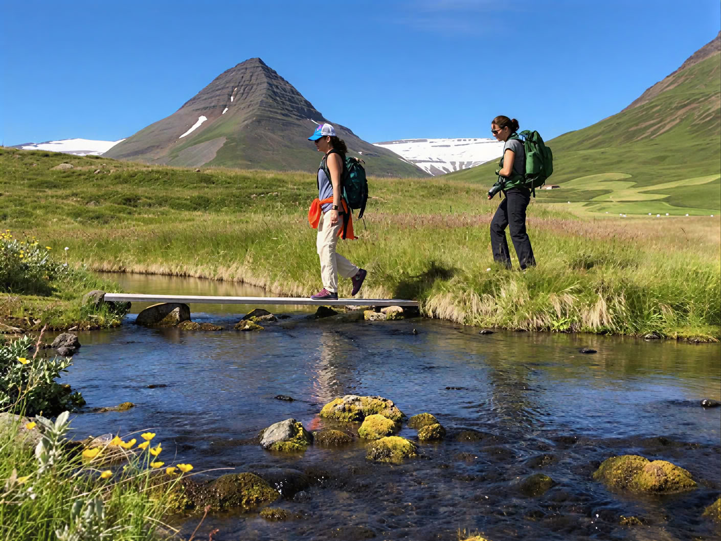 Yoga & Hiking Midnightsun Retreat in Iceland – Dates 2025