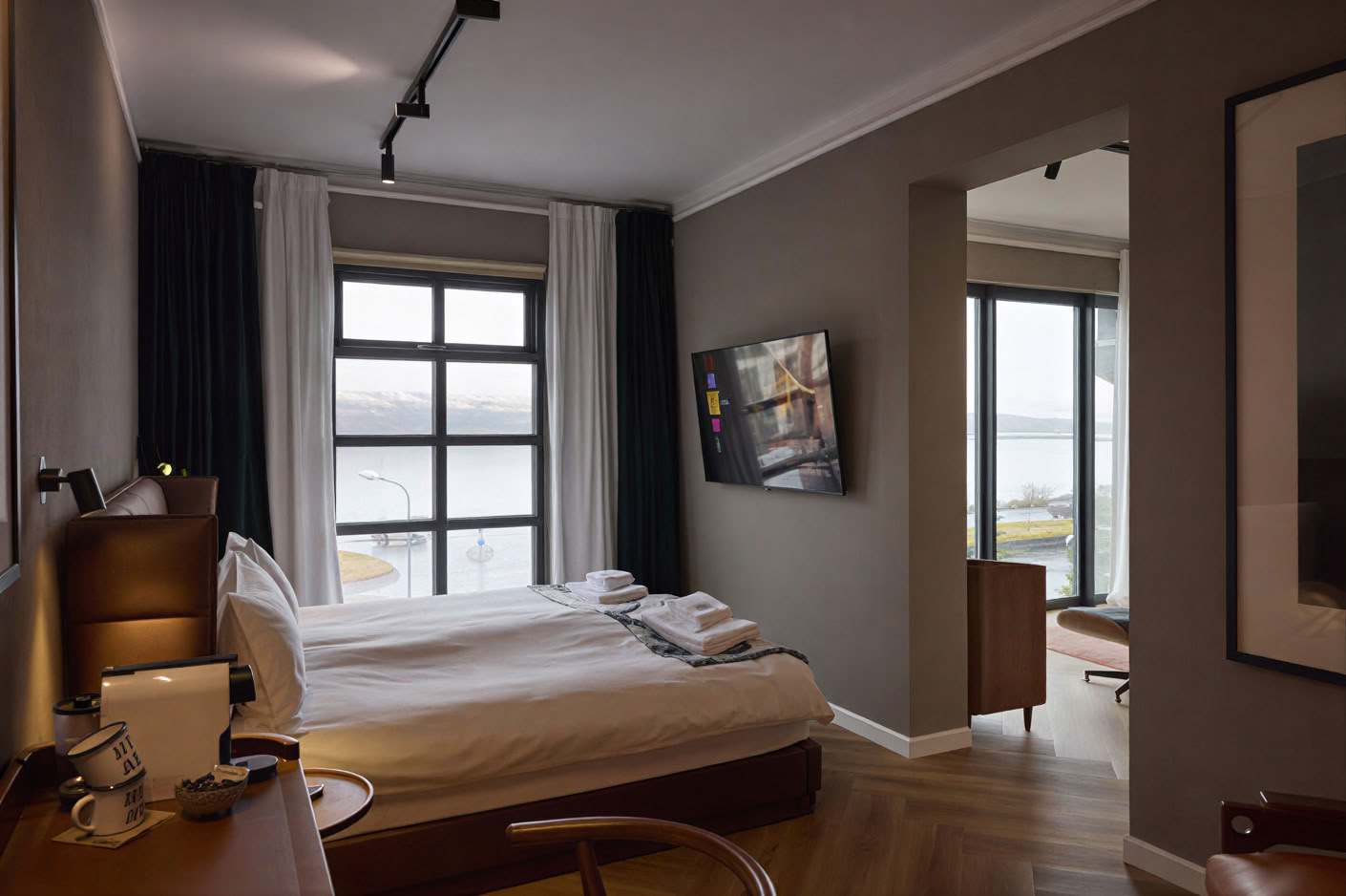 Yoga & Hiking Midnightsun Retreat in Iceland – Dates 2025