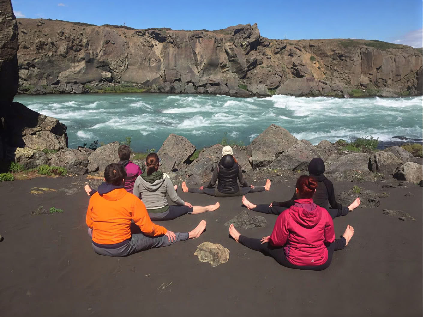 Yoga & Hiking Midnightsun Retreat in Iceland – Dates 2025