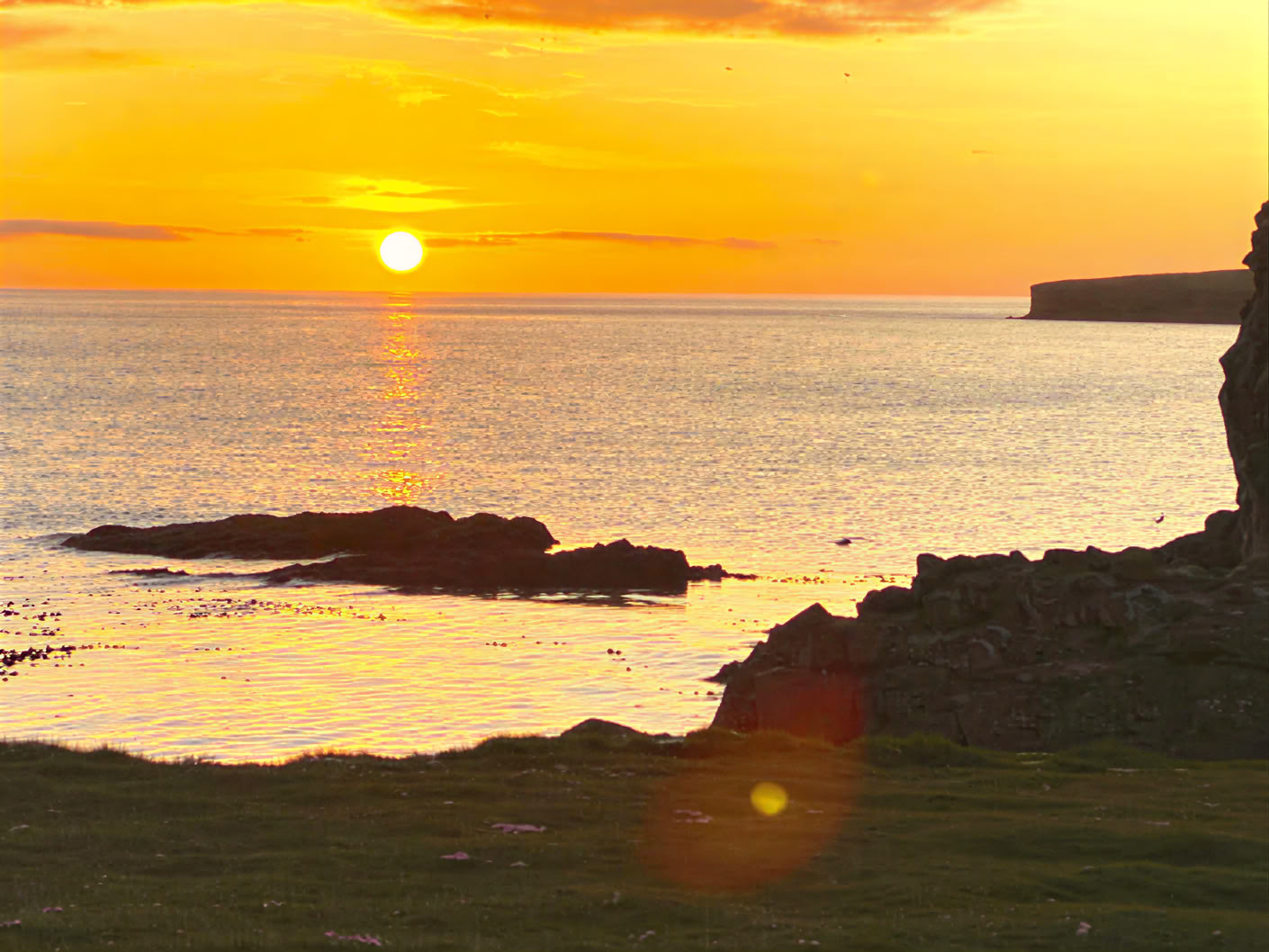 Yoga & Hike Midnightsun Retreat in Iceland – Dates 2026