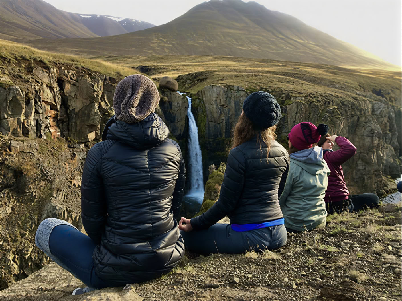 Yoga & Hike Golden Autumn Retreat Iceland – Dates 2026