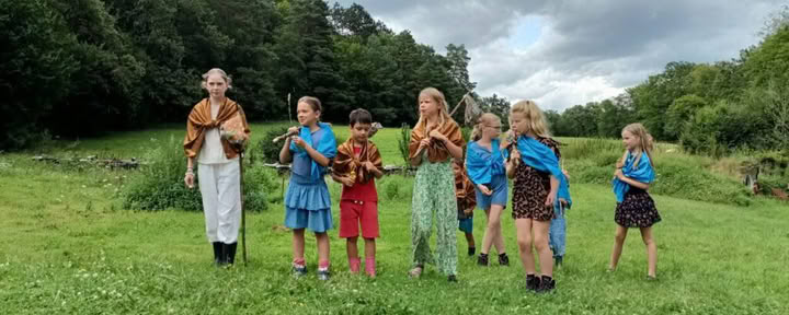 About Hobbits, Elves, Dwarfs, Humans and Wizards: Childrenweek with Richard