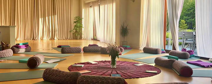 Juice Fasting and Yoga Retreat, Cotswolds, Oxfordshire