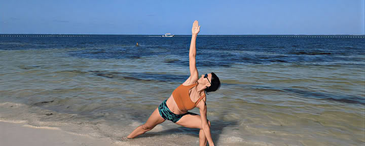 Hot Yoga, Vinyasa & Handstands with Michael & Sindy!