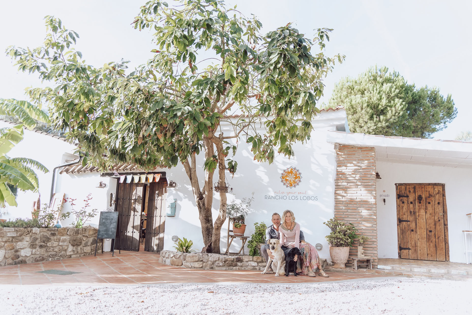 Welcome to Paradise at Leyla & Joana