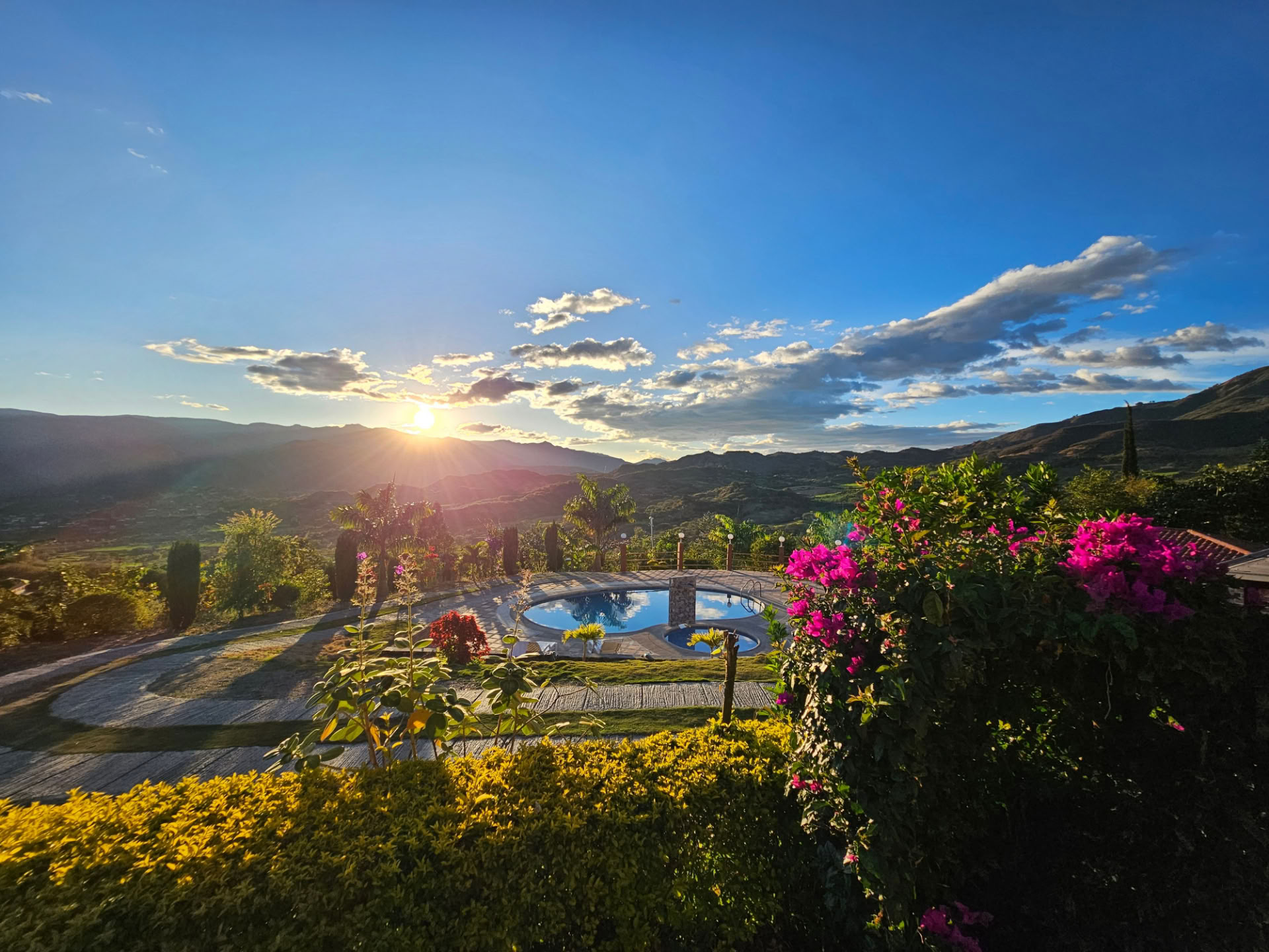 Return to the Earth: 8-Day Ayahuasca, San Pedro + Wilka Retreat