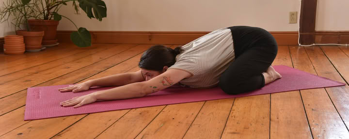 Vinyasa Yoga (10am - 11 am)