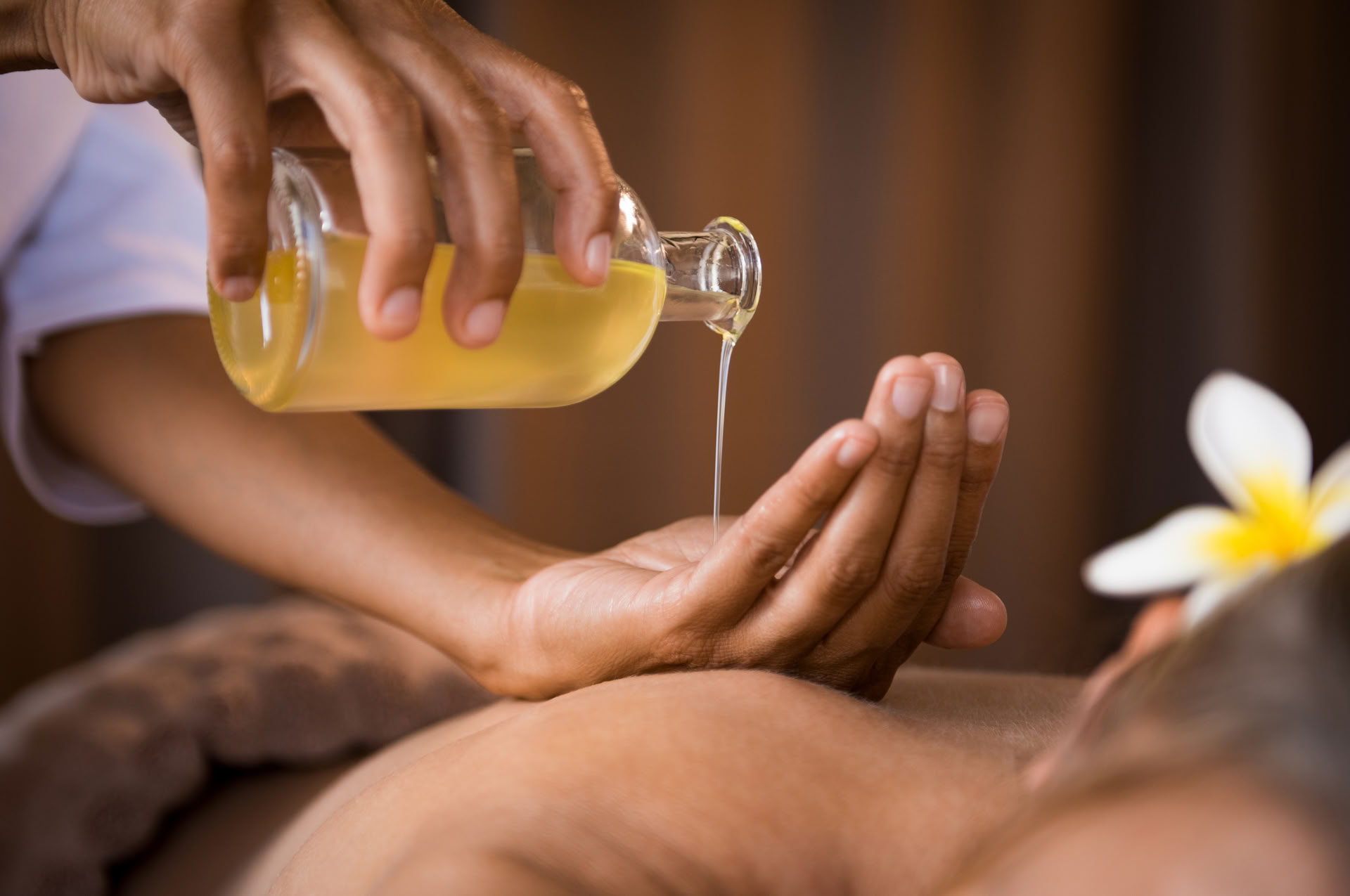 Thai & Oil Back Massage