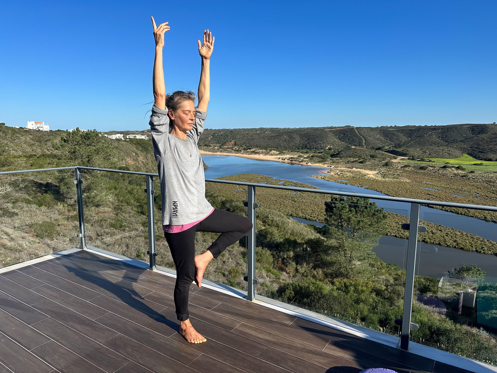 Therapeutic Yoga: Move with Ease