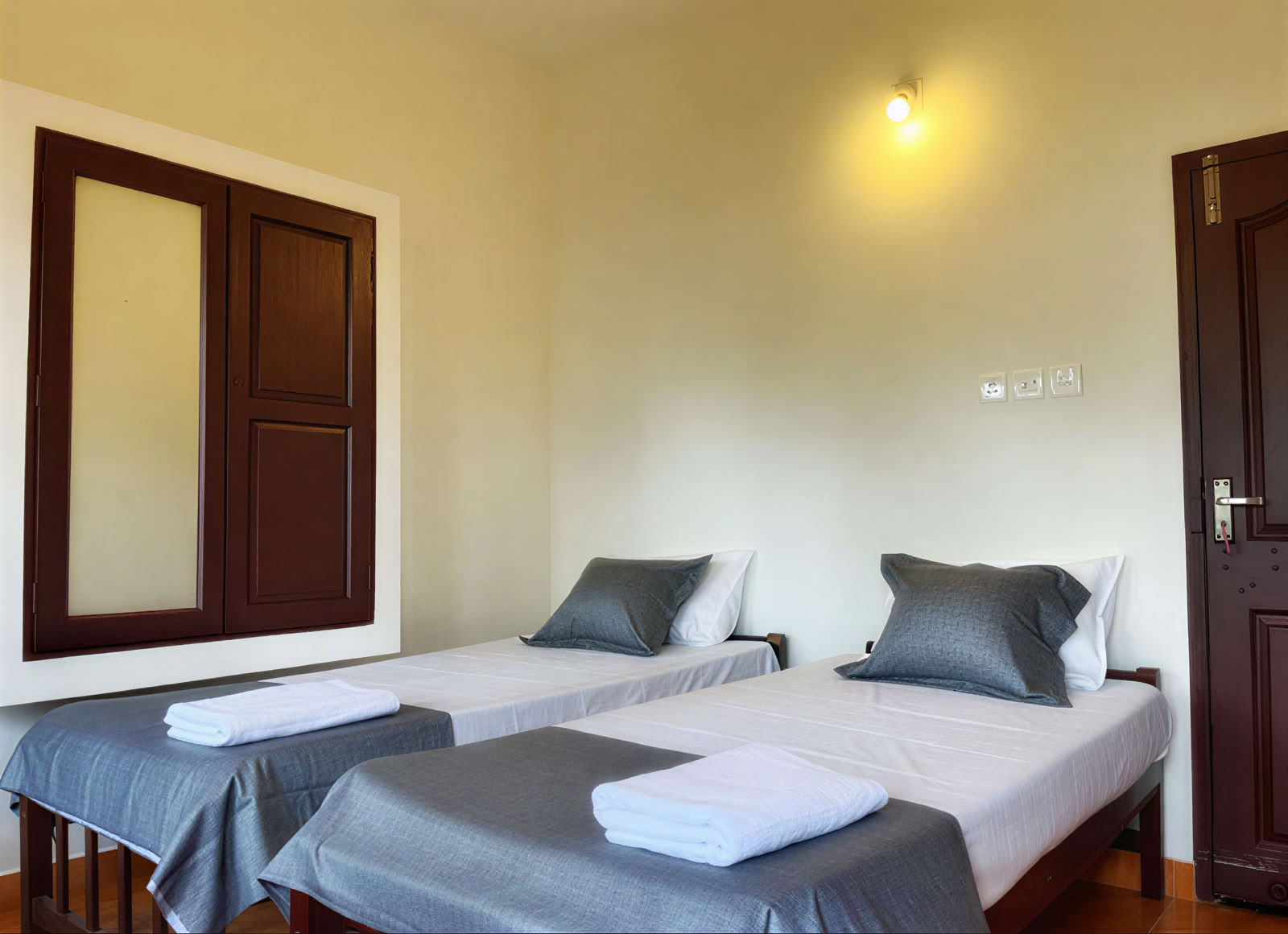 100 Hour Yoga Teacher Training in Varkala, Kerala