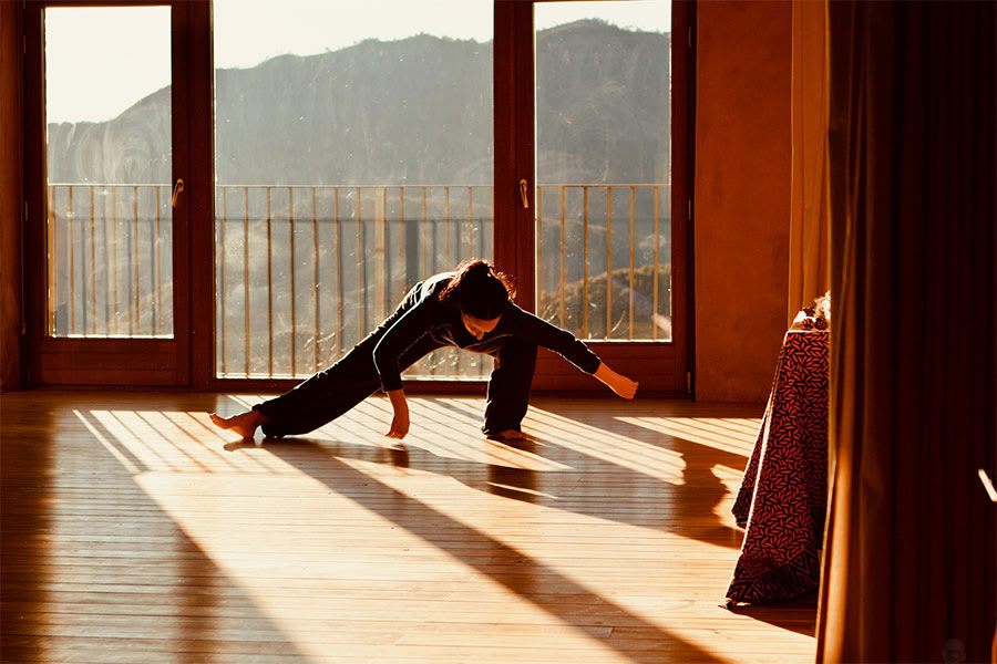 Dancing nature: Movement, Yoga, Art & Hiking Retreat