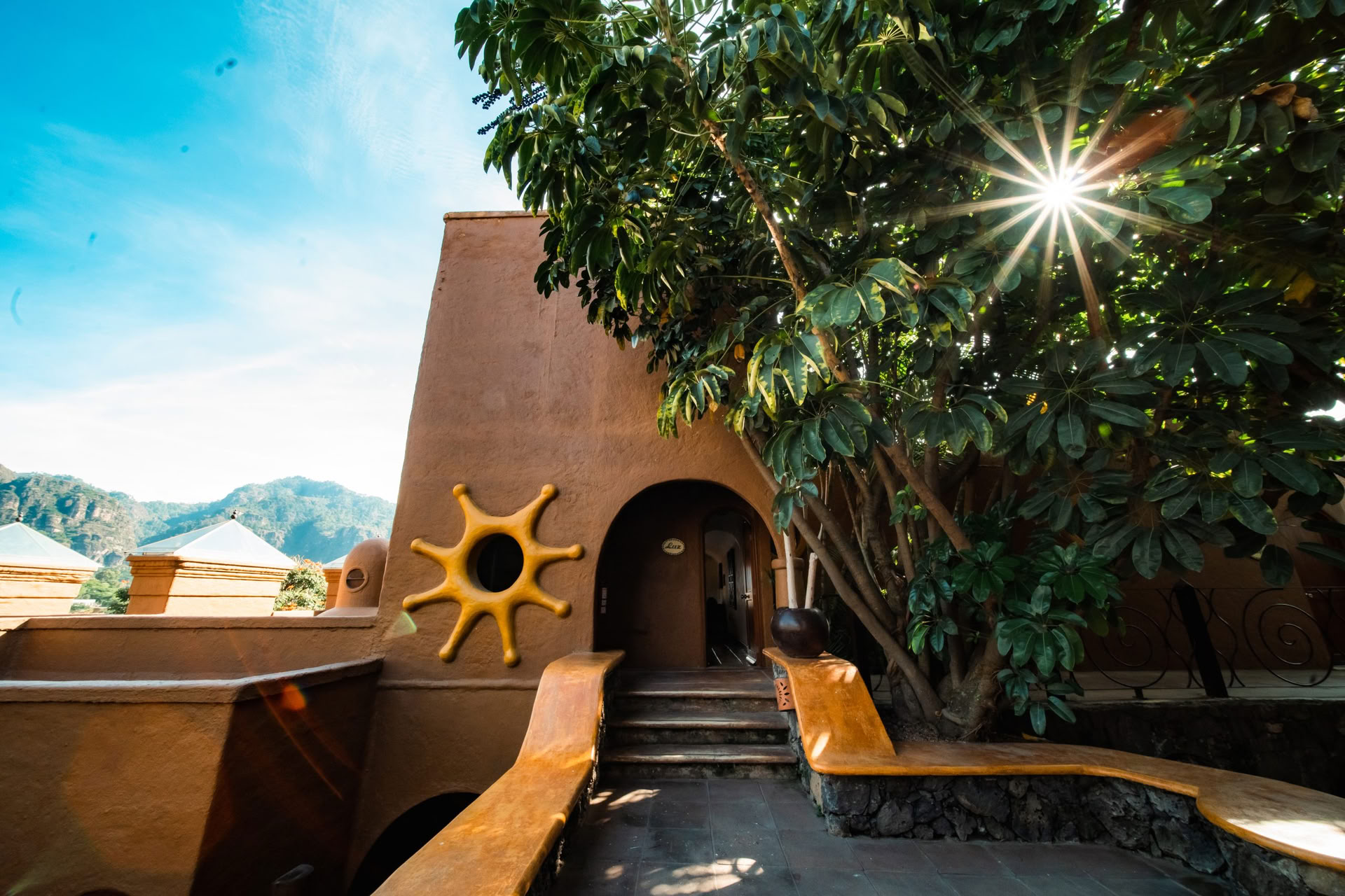 3 Nights | Hostal de la Luz