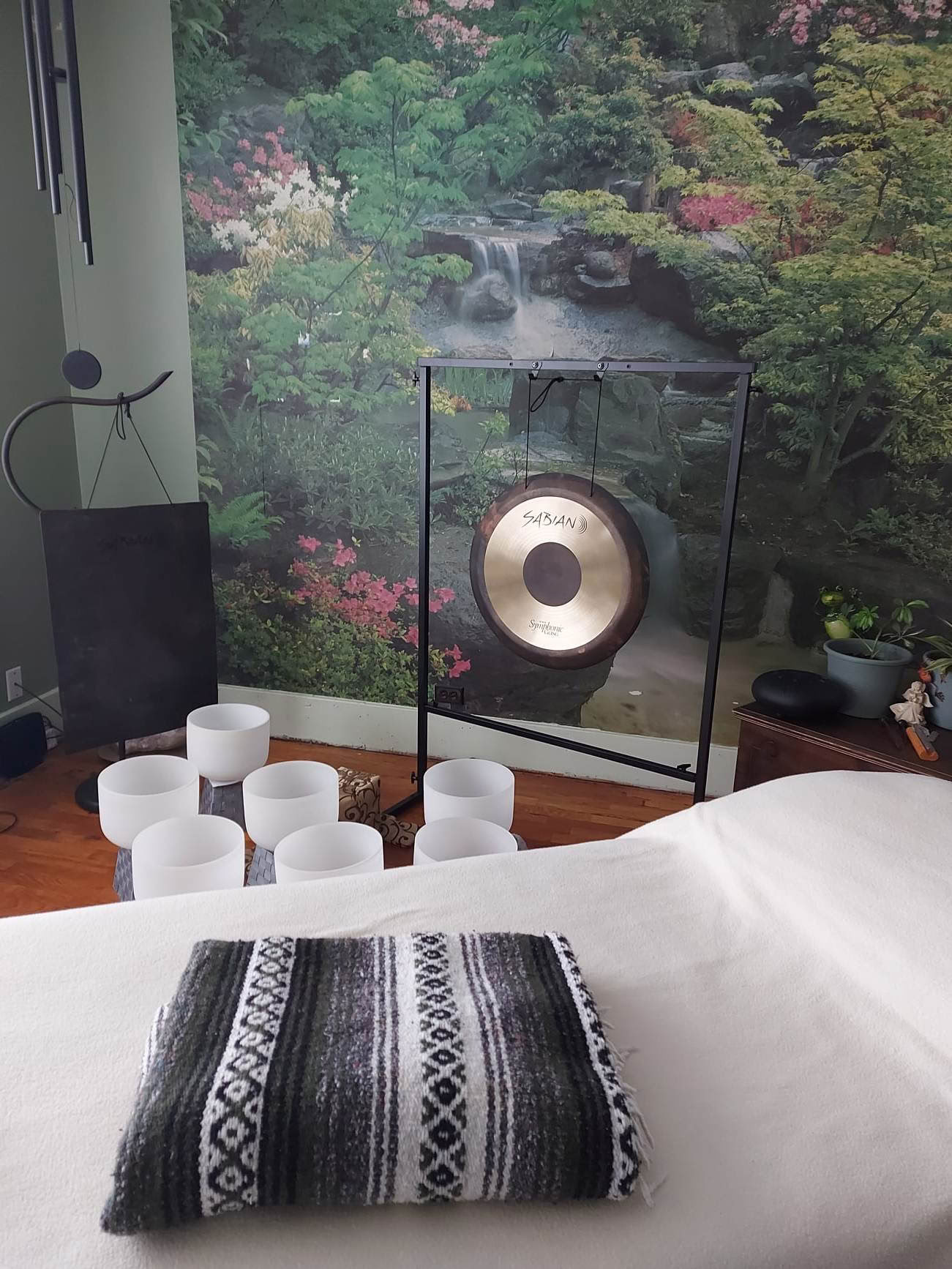 Sound therapy with guided meditation