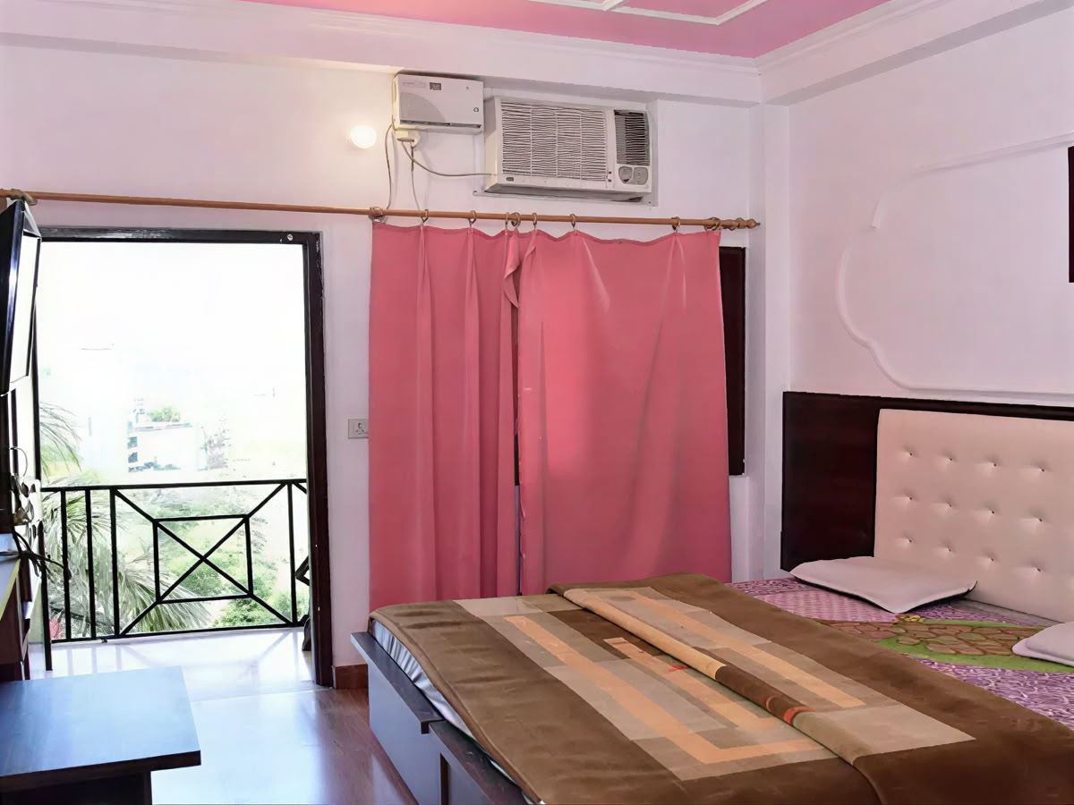 300 Hour Advanced Yoga Teacher Training in Rishikesh